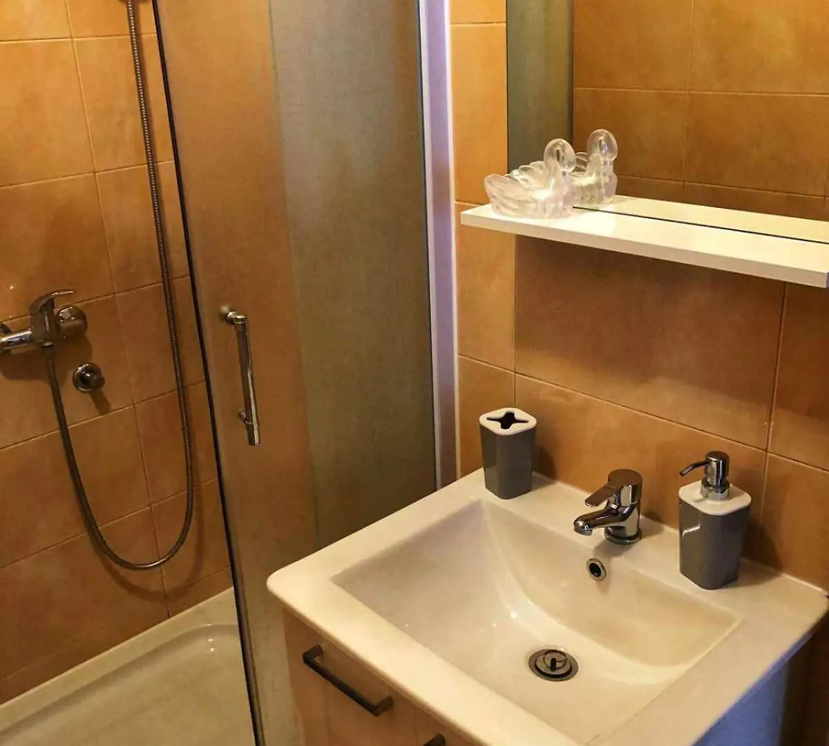 Apartments In Banjol/Insel Rab 16070