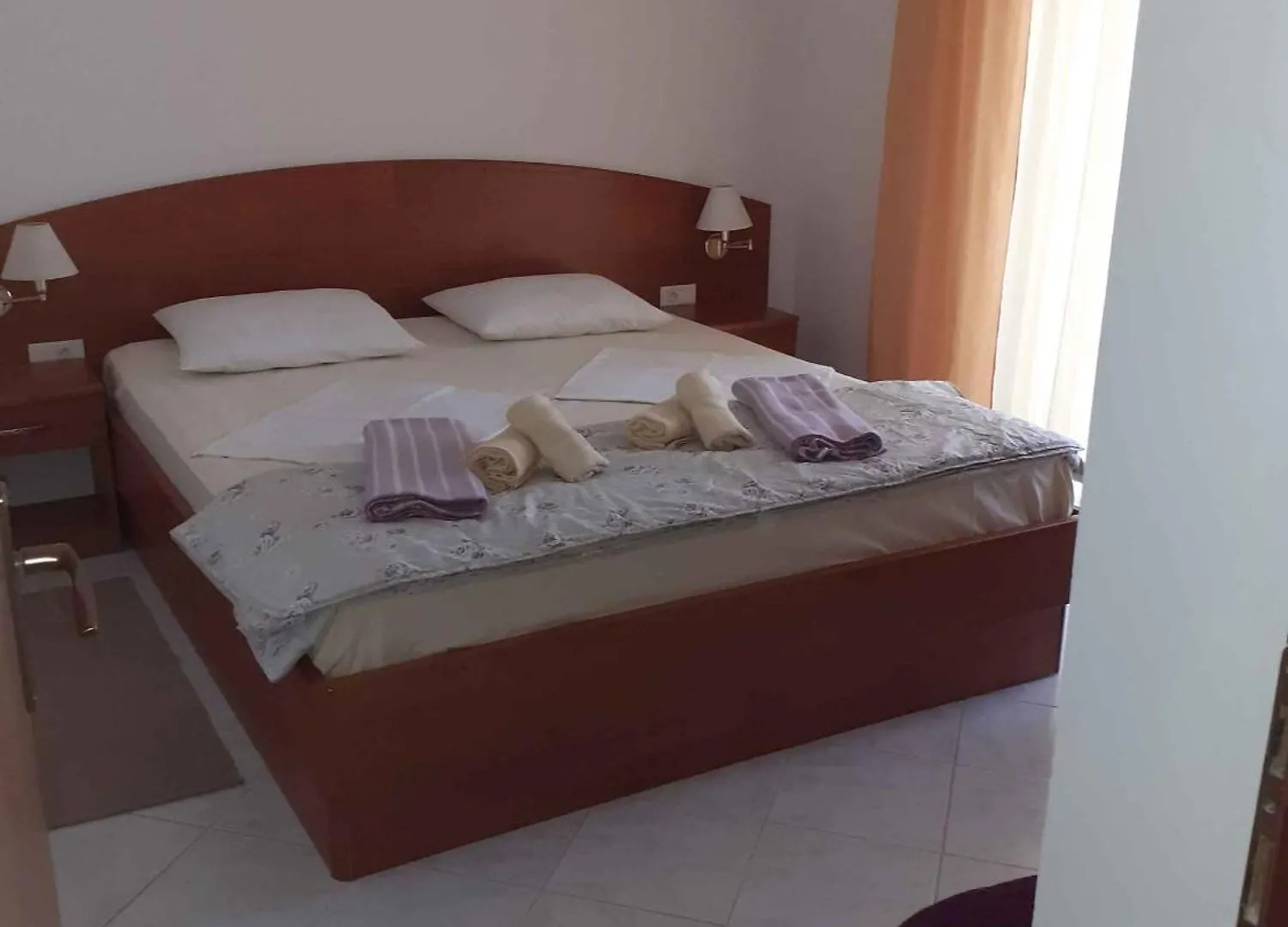 Apartments In Banjol/Insel Rab 16070